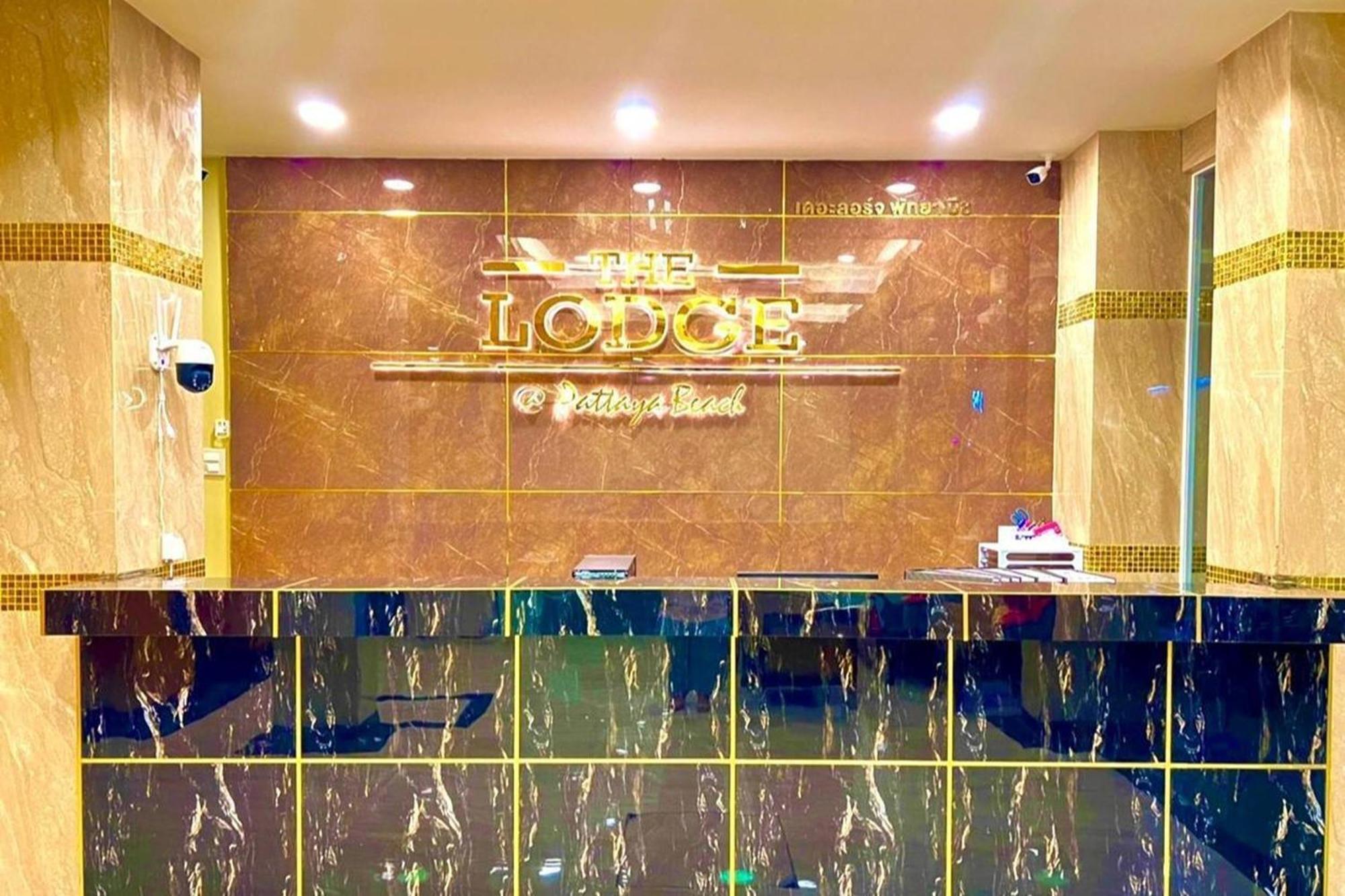 The Lodge Pattaya Exterior photo